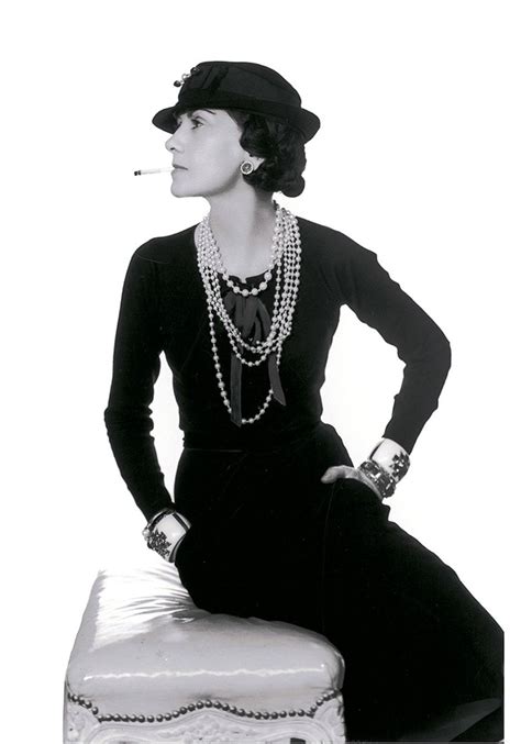 modelo vestido mais antigo coco chanel|Vestido preto: a história do clássico em 25 momentos icônicos.